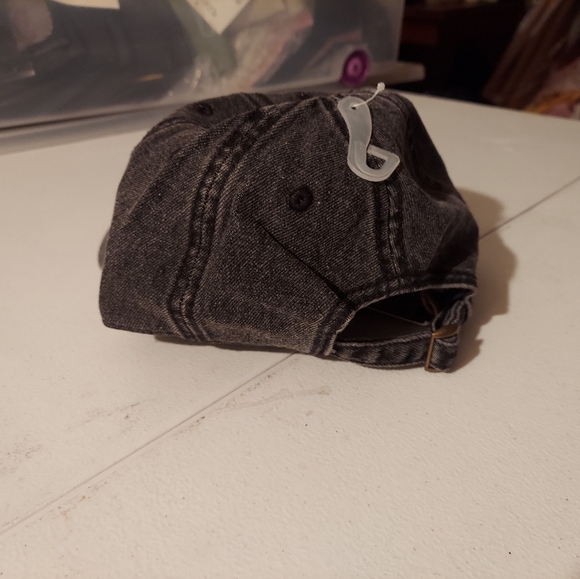 Free Authority Black Jean Cap with A Rainbow Rose Embroidery - Picture 3 of 4